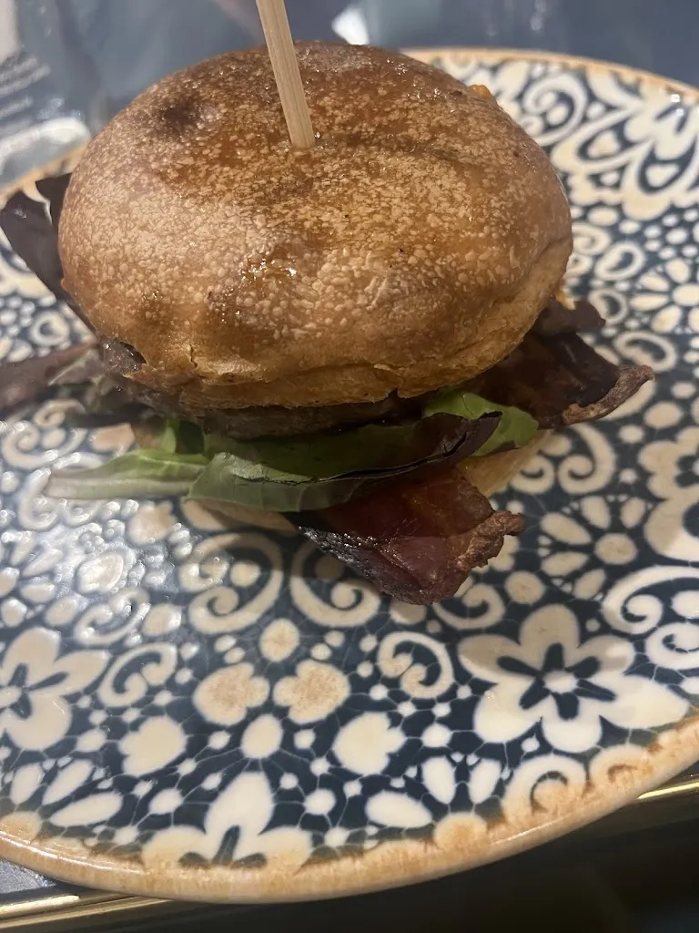 Erica W_Galì_Cuneo_review