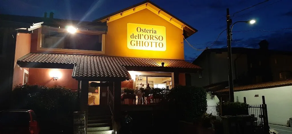 Osteria dell'Orso Ghiotto restaurant in Divignano