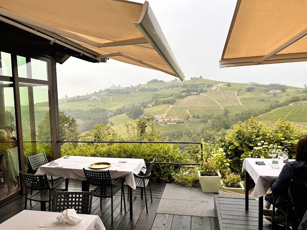 Trattoria nelle Vigne restaurant in Diano d'Alba