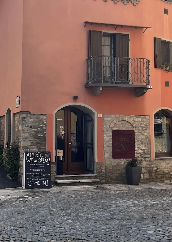 Natacha Ounkham_Bottega Terreno - Enogastronomia e Vineria_Diano d'Alba_review