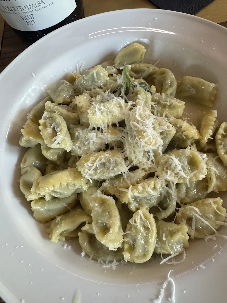 Latteria 400 - Osteria Dogliani_Dogliani_slider_image_2