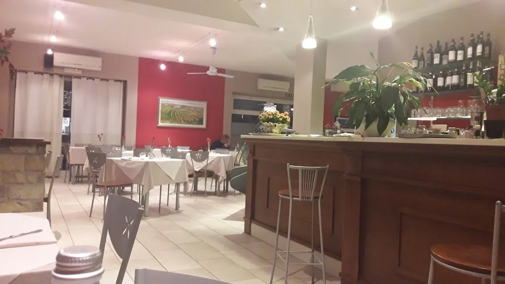 Pizzeria Ristorante La Collina restaurant in Dogliani