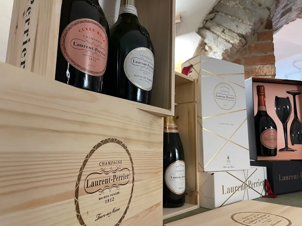 Neh?! Vineria con Cocktails restaurant in Dogliani