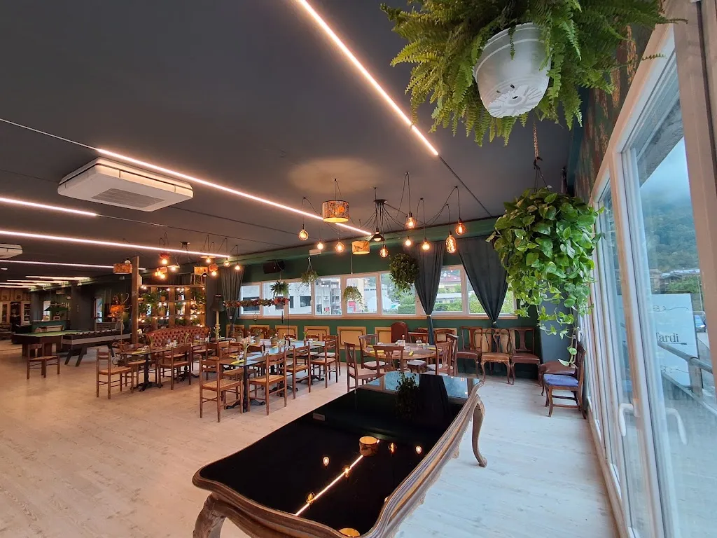 Tiratardi ristopub restaurant in Cursolo