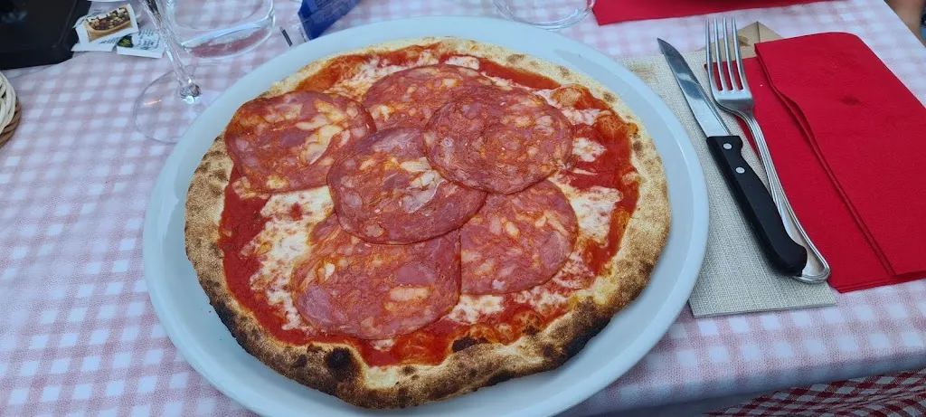 Nicole h._Bar Trattoria Pizzeria Della Volpe_Cursolo_review