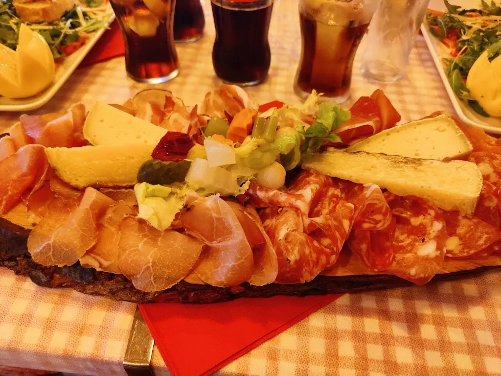 Bar Trattoria Pizzeria Della Volpe_Cursolo_slider_image_3