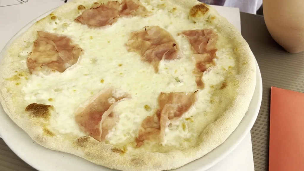 Ristorante e Pizza L' Imbuto_Cursolo_slider_image_2