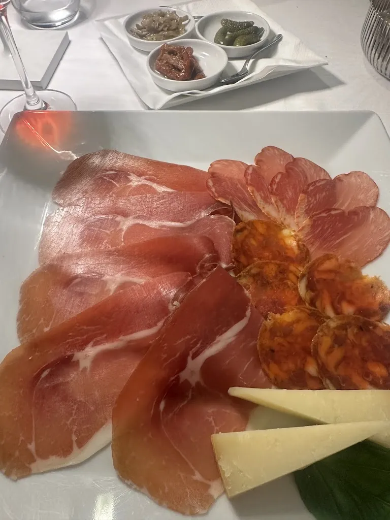 Daniel Milos_Ristorante con camere La Meridiana_Domodossola_review