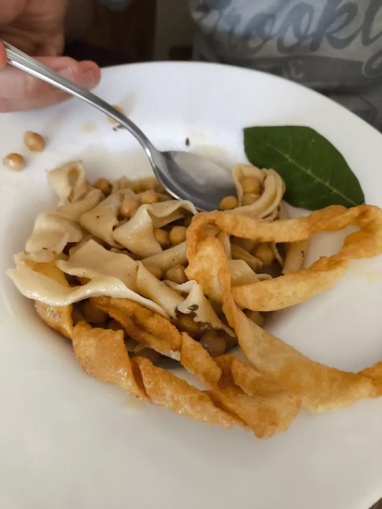 Alessandro_Arco Divino,Piazza Castello_Copertino_review