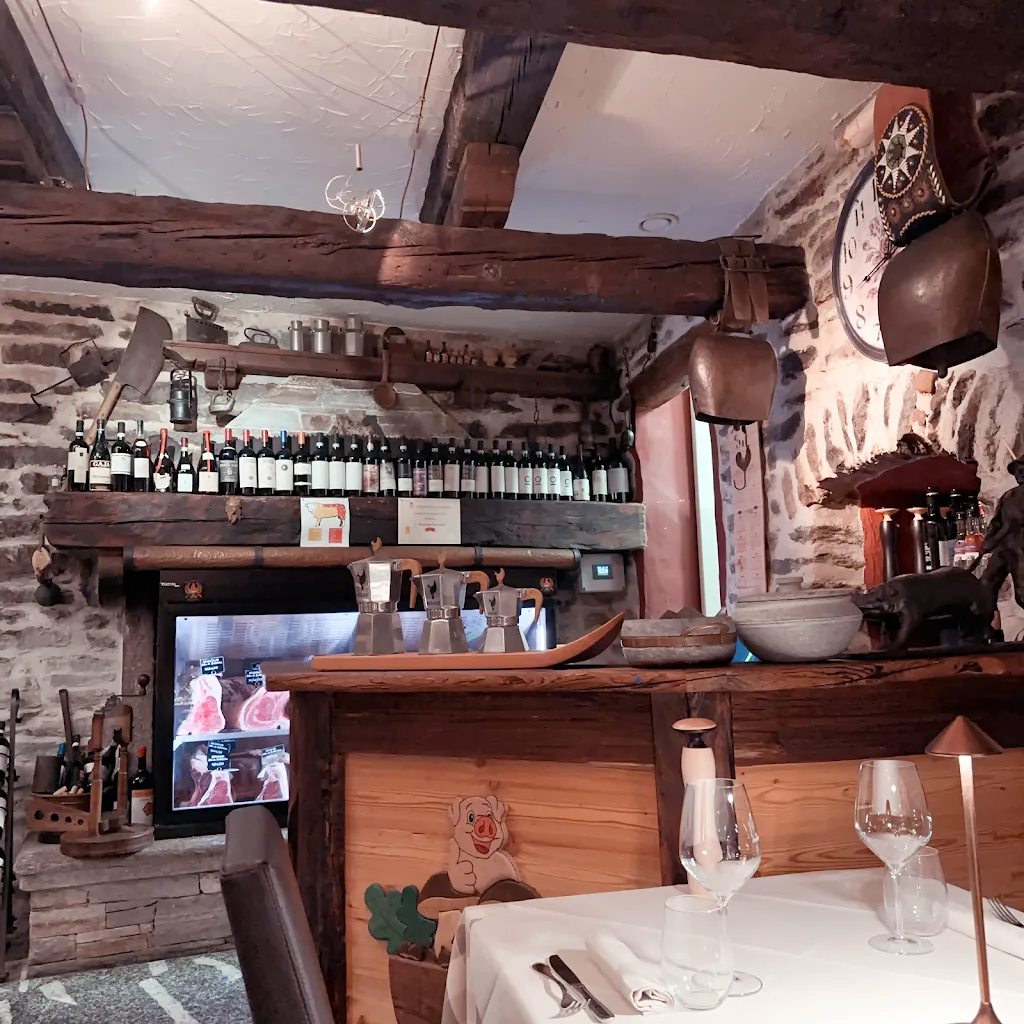 Ewoud Ruesink_Divin Porcello_Domodossola_review