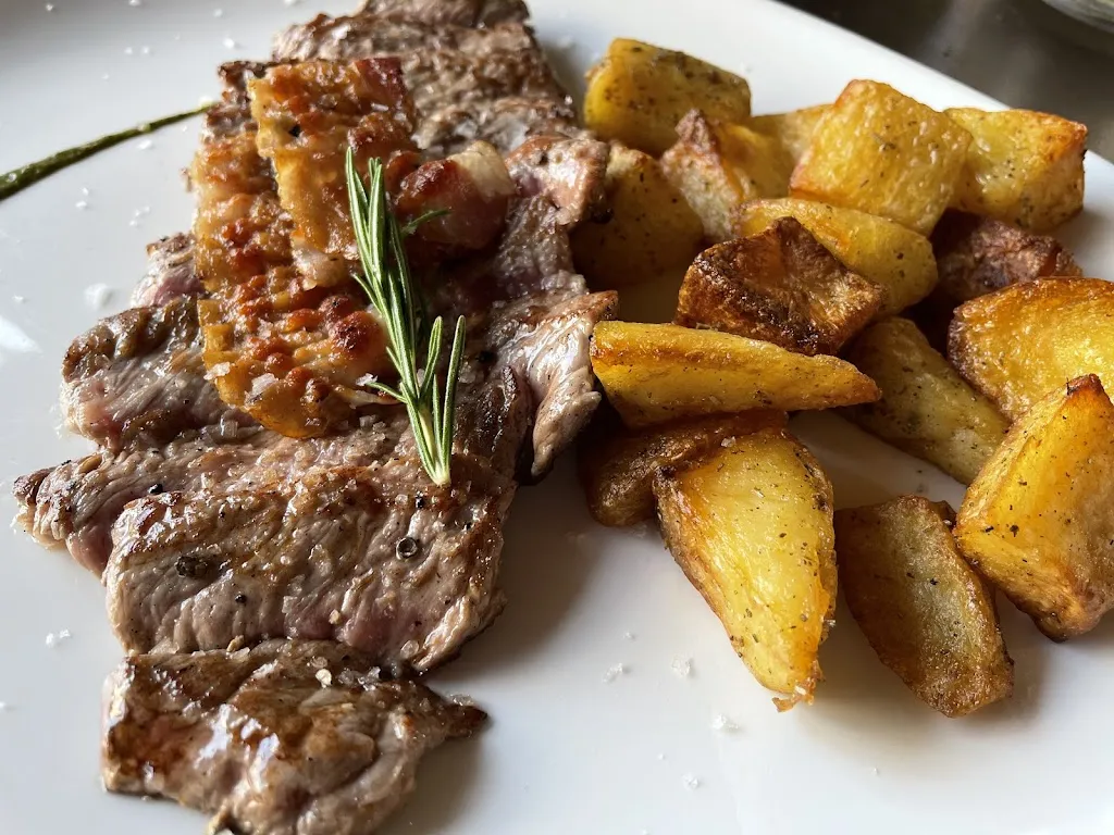 S Krechi_RED BEEF RESTAURANT_Dormelletto_review