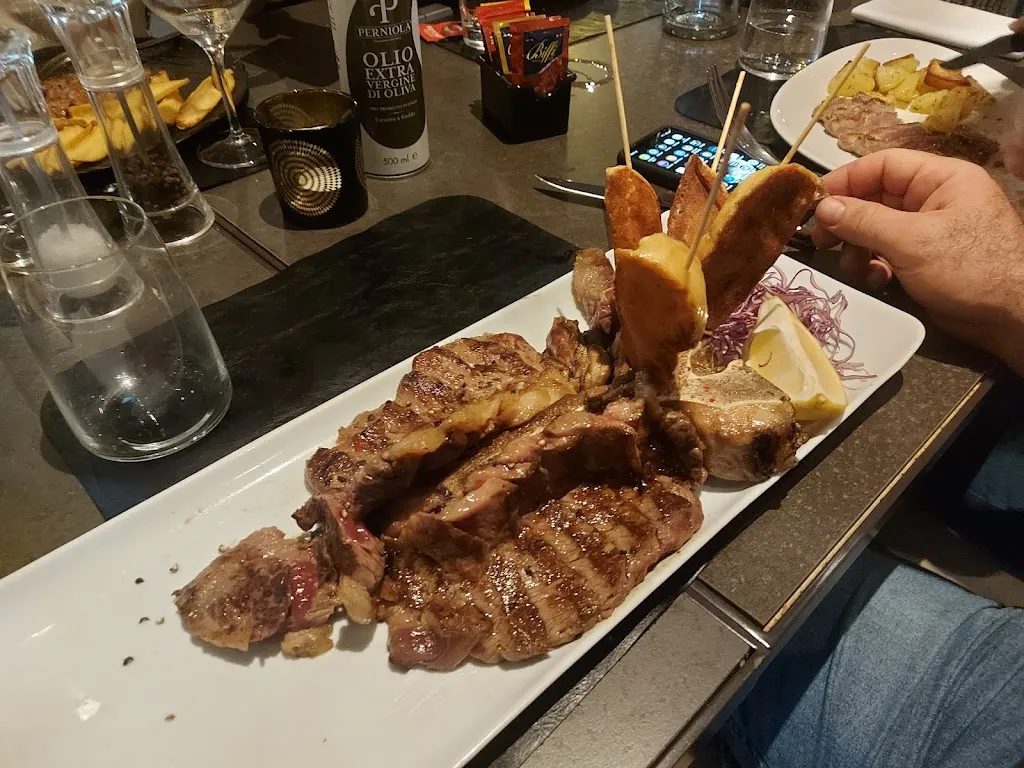 Natanel Reznik_RED BEEF RESTAURANT_Dormelletto_review