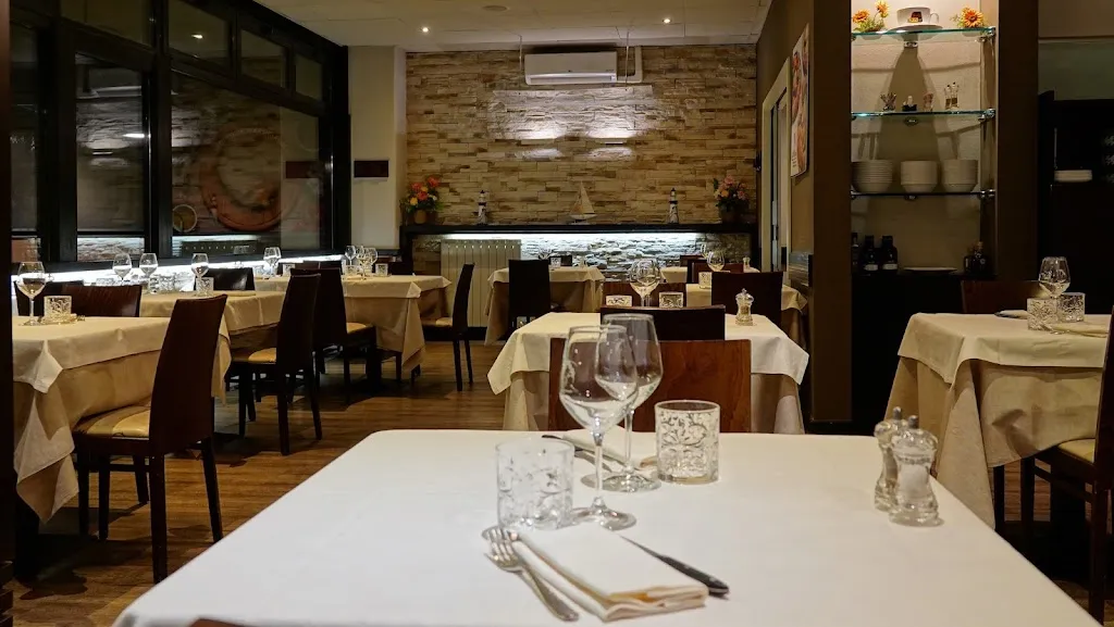 La Divina Pizzeria Gourmet restaurant in Dormelletto