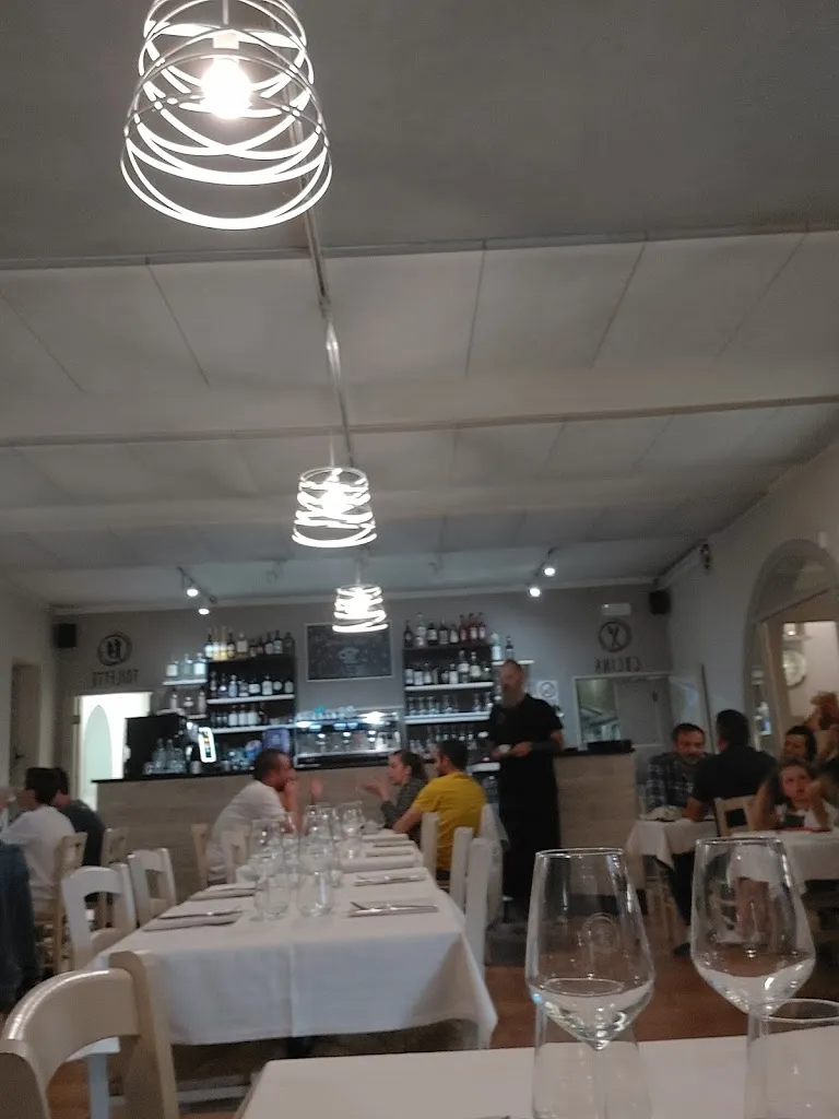 Konstantinos Kounelis_Pizzeria Vizio 5_Dormelletto_review