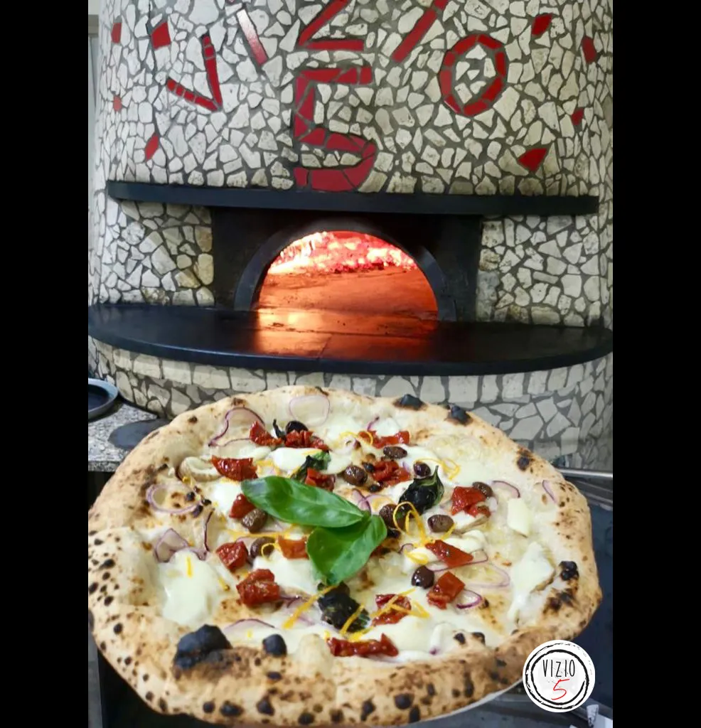 Pizzeria Vizio 5_Dormelletto_slider_image_3