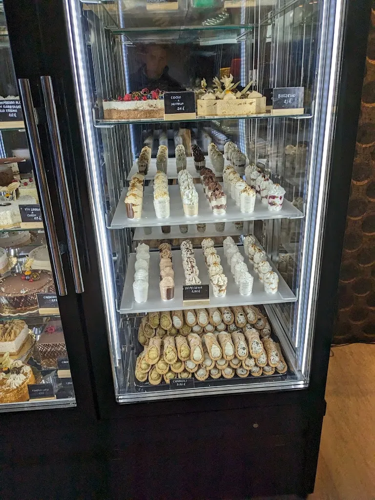 Mike Wentzel_Gelateria La Via Lattea Dormelletto_Dormelletto_review