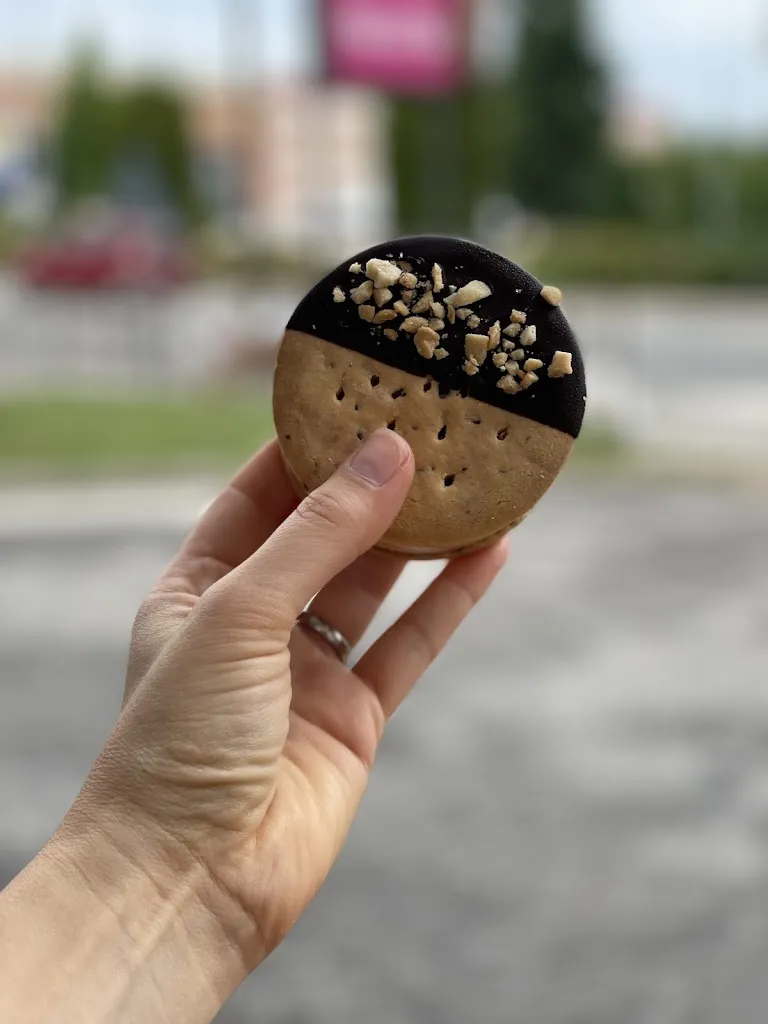 Femke_Gelateria La Via Lattea Dormelletto_Dormelletto_review