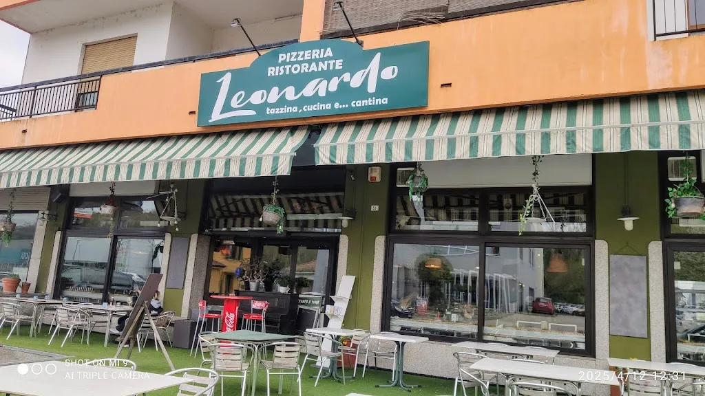 Leonardo- ristorante pizzeria restaurant in Dormelletto