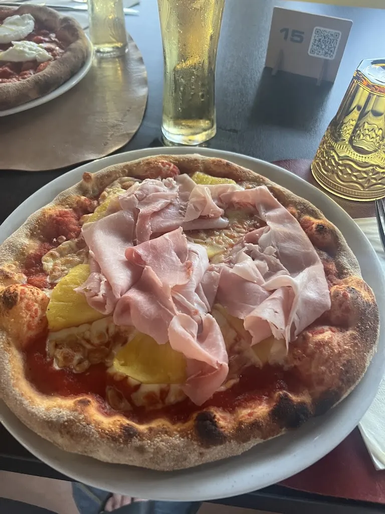 Ultima Spiaggia Caffè Restaurant_Dormelletto_slider_image_3