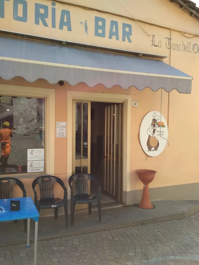 Trattoria dell'orso restaurant in Envie