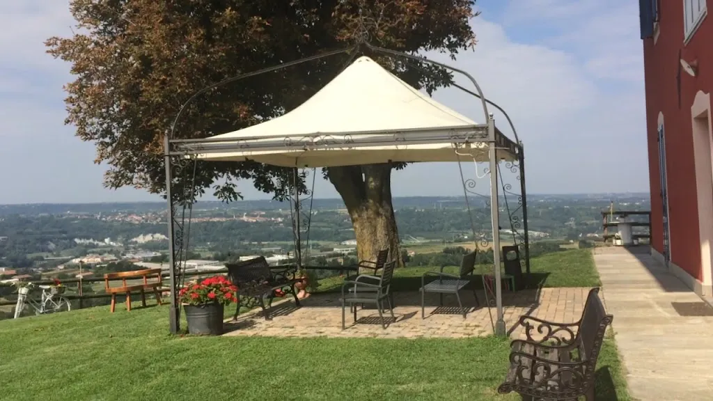 Azienda Agricola Bricco Rosso S.S._Farigliano_slider_image_2