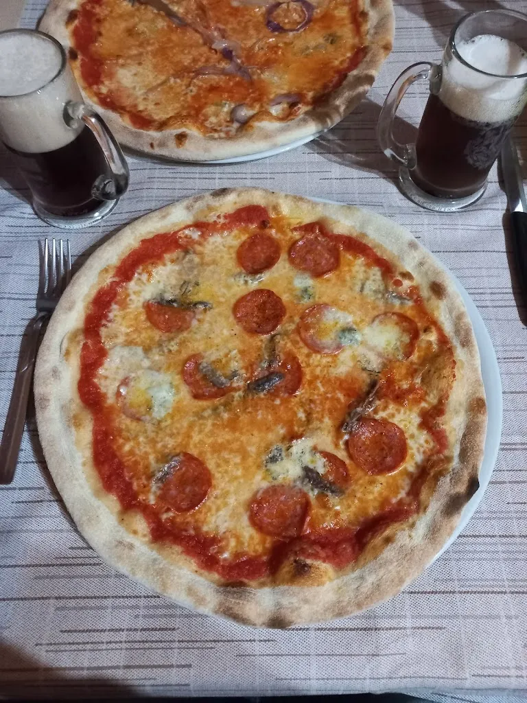 Pizzeria e trattoria Tre Caravelle da Claudio_Favari-Avatanei_slider_image_3