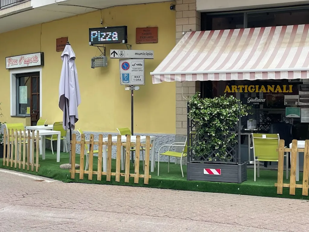 Pizzeria Caffé Antico restaurant in Fiorano Canavese