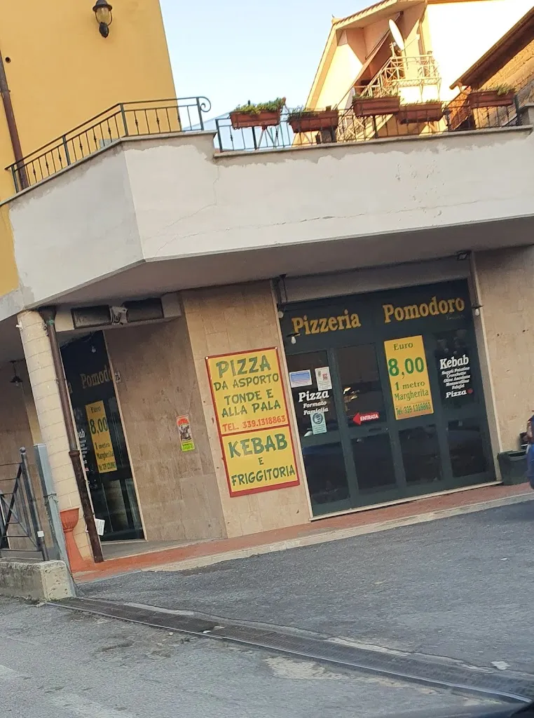 Pizzeria Pomodoro restaurant in Fiano