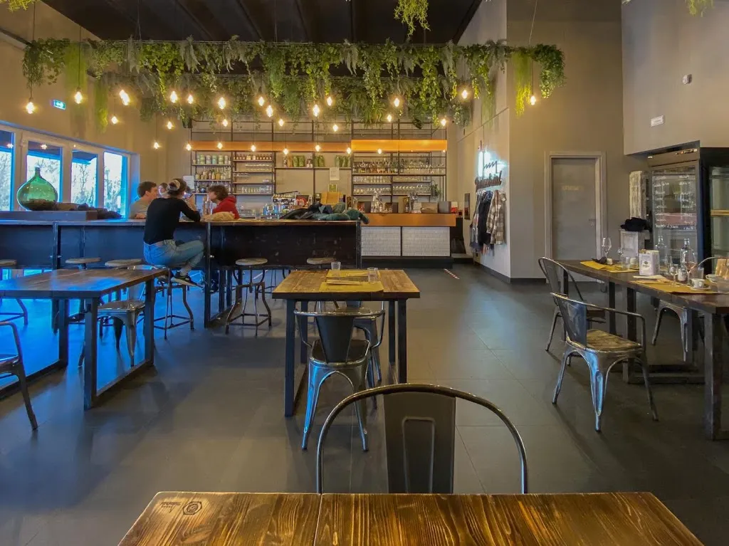 Industrial Bistrot restaurant in Fiano