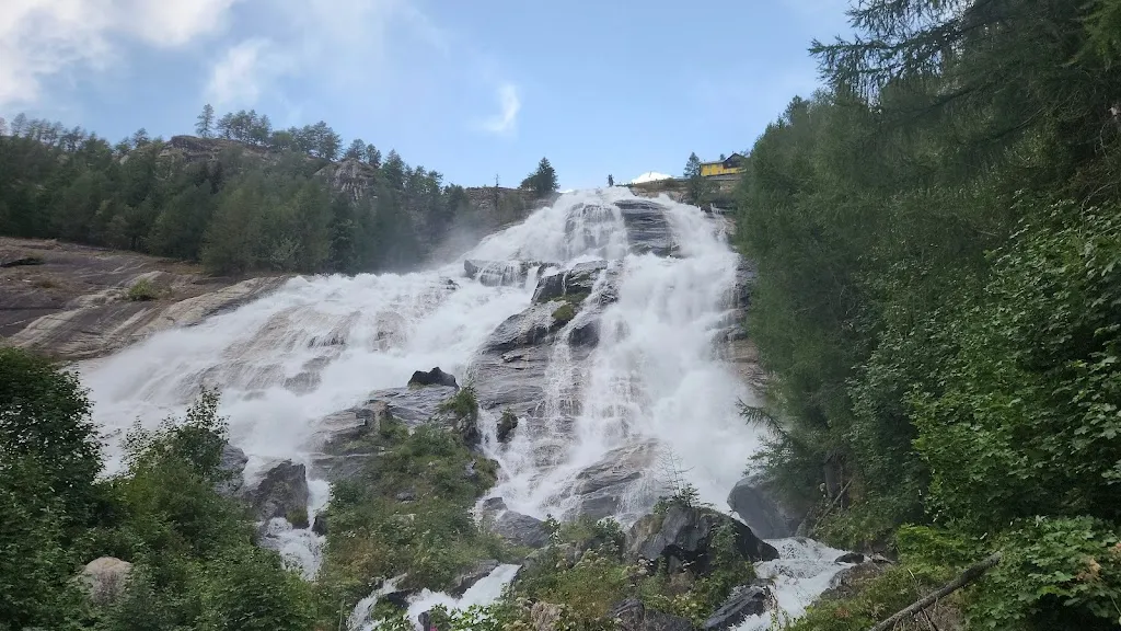 c w_Cascata del Toce_Formazza_review