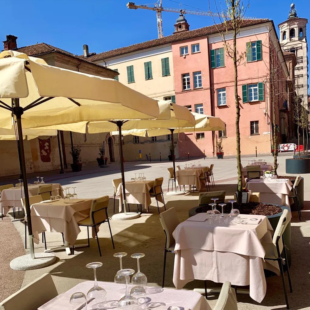 Vineria in Piazzetta_Fossano_slider_image_1