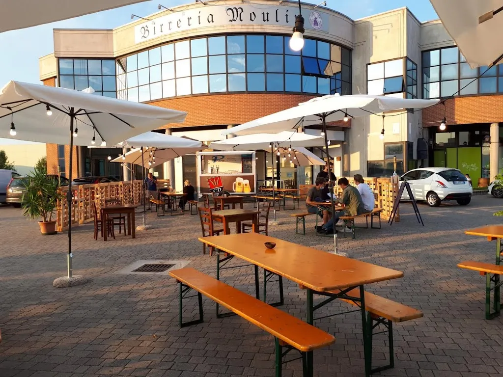 Birreria Moulin restaurant in Fossano