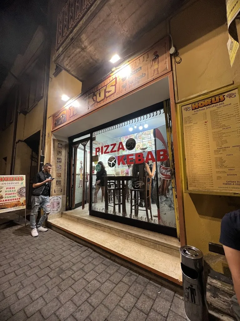 Rocio Quiñones_HORUS Kebab & Pizza_Fossano_review