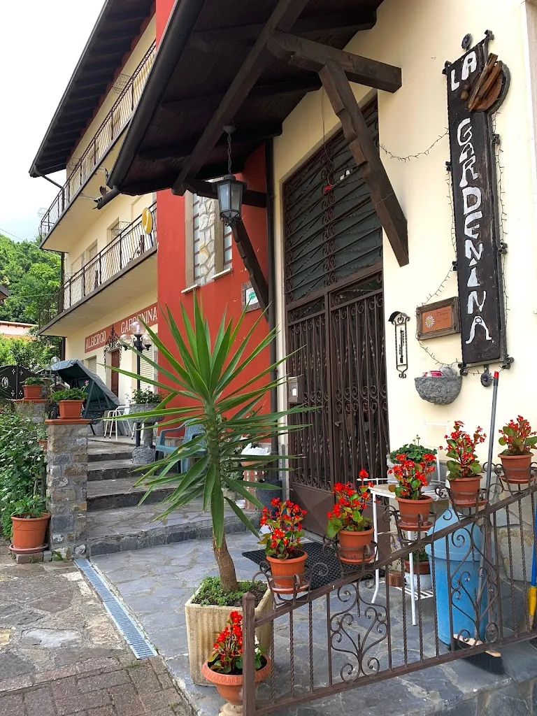 albergo-ristorante La Gardenina restaurant in Garadassi