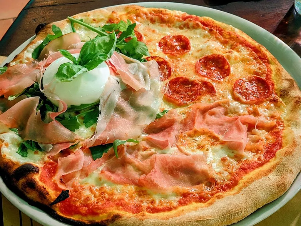 Osteria The Divine Comedy restaurant in Garadassi