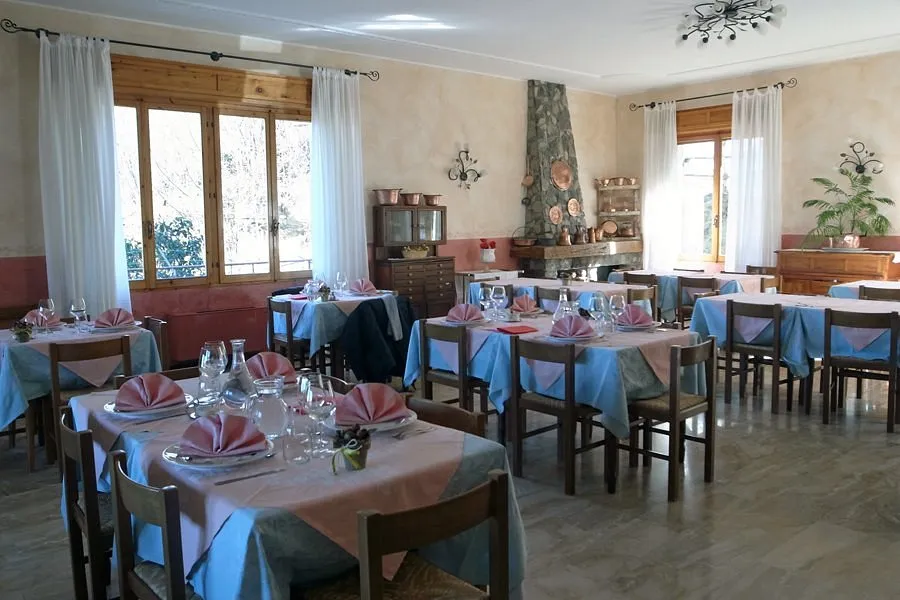 Albergo Ristorante Da Rico_Garadassi_slider_image_1