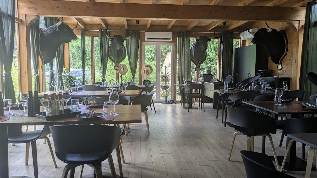 Manzetto Rosso srl restaurant in Francavilla Bisio