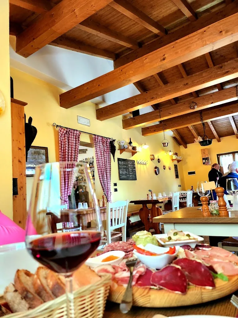 Osteria La Baita Di Motetta Michele_Gabbio-Cereda-Ramate_slider_image_3