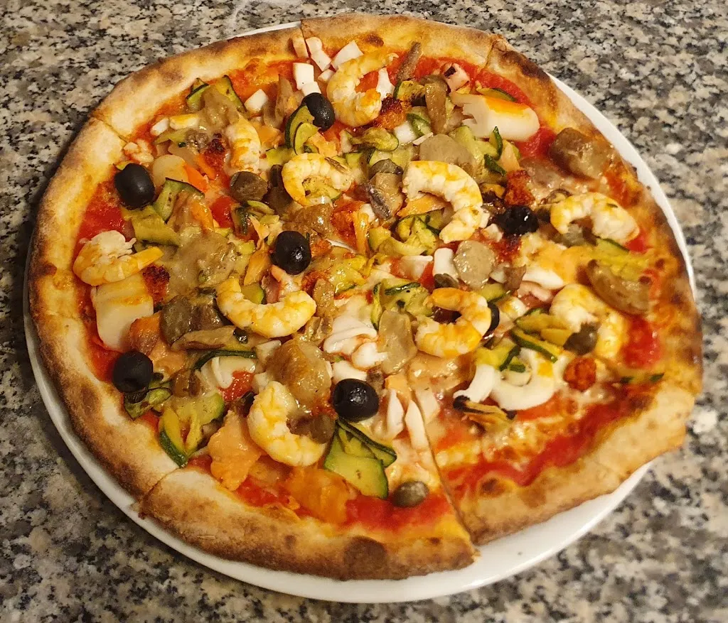 La Bella Matil Detta Pizzeria con forni a legna & Forno Gluten Free_Galliate_slider_image_3