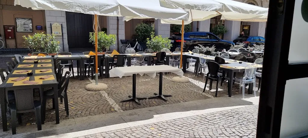 Pizzeria Valletta dal 1990 restaurant in Galliate