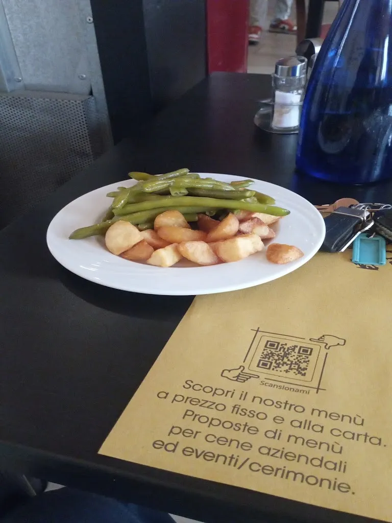 Pierluigi Tonni_Lion House Trattoria Pizzeria_Galliate_review