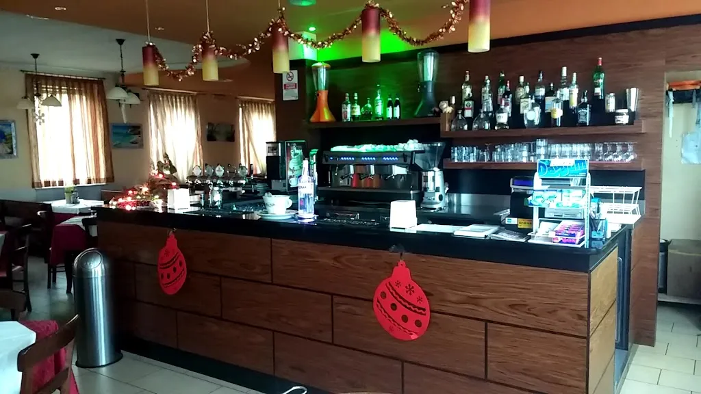 Lion House Trattoria Pizzeria_Galliate_slider_image_2