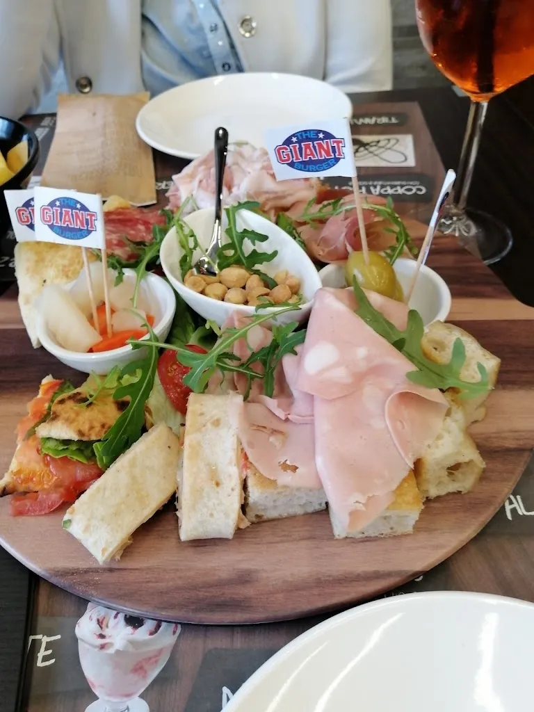 Antonio Pollastro_Pizzeria Il Capriccio 2_Galliate_review