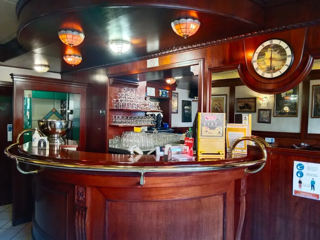 Pub Cluricaun restaurant in Genola