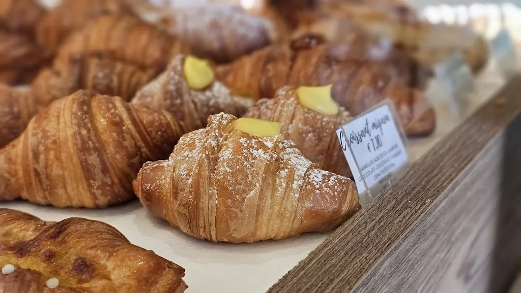 Giulio Valfrè_Chocolat Pasticceria Cioccolateria_Gassino Torinese_review