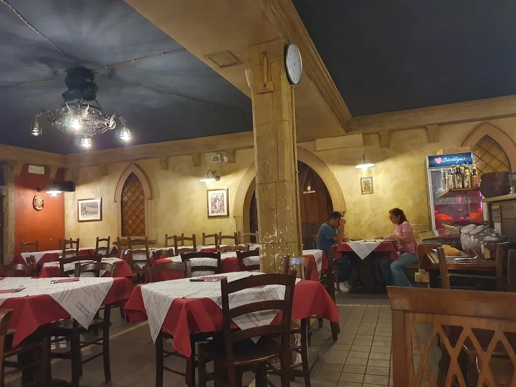 Pizzeria ristorante Il Cortile dei Frati_Gattinara_slider_image_2