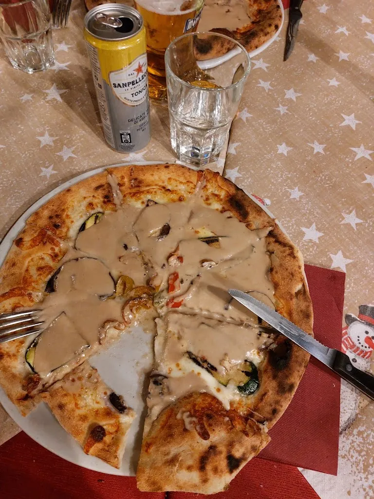 Pizzeria ristorante Il Cortile dei Frati_Gattinara_slider_image_3