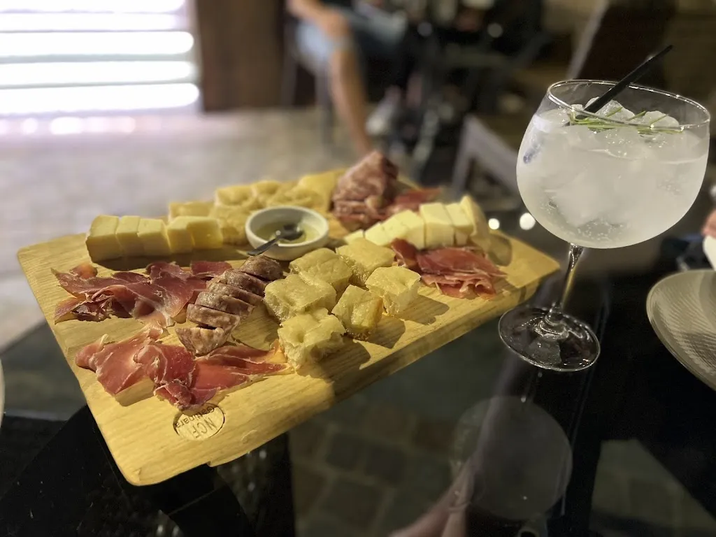 mo kazemi_Nuovo Caffè Firenze_Gattinara_review