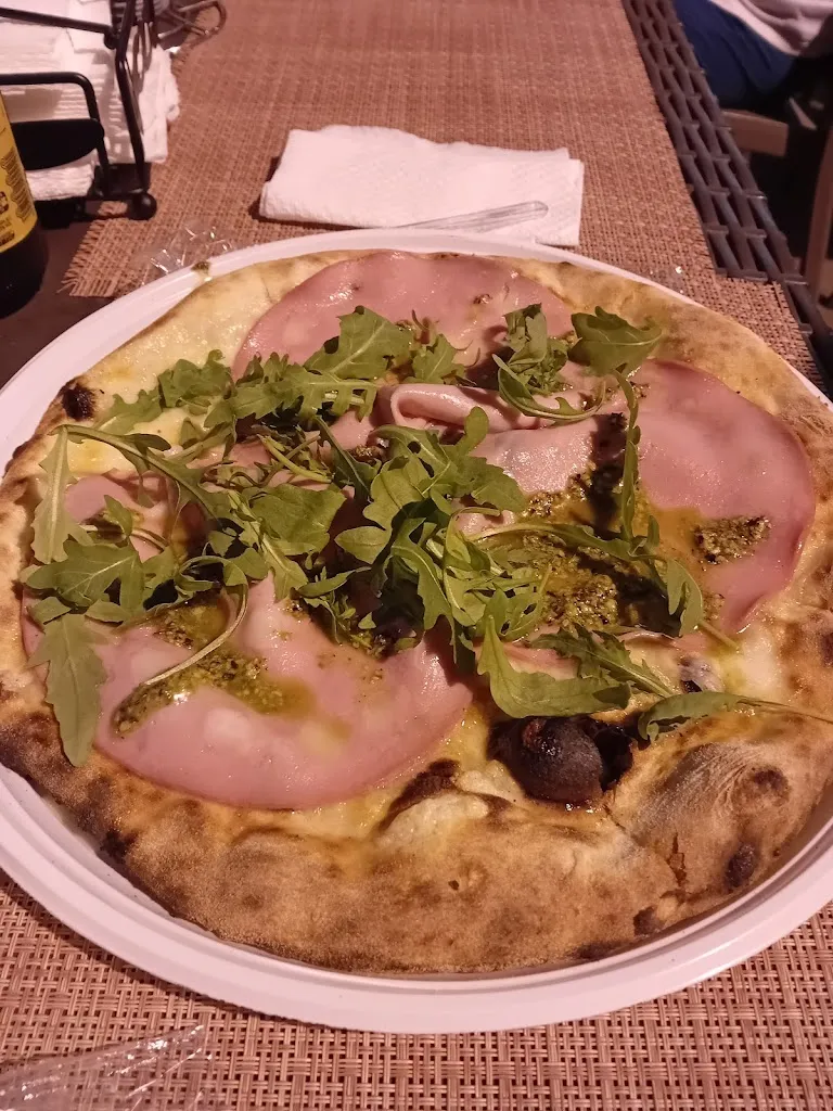 Crazy Pizza restaurant in Gattinara