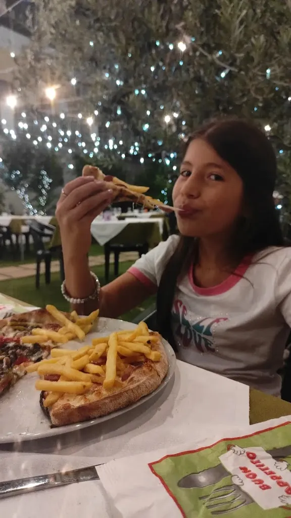 Ana carina Vespa_La Taverna Di Pop's_Casalincontrada_recensione